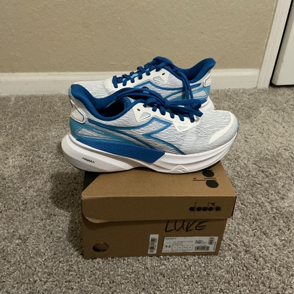 Diadora  Núcleo 2